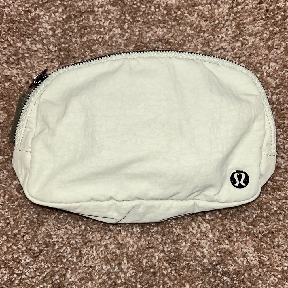 Lululemon Everywhere Belt Bag Springtime